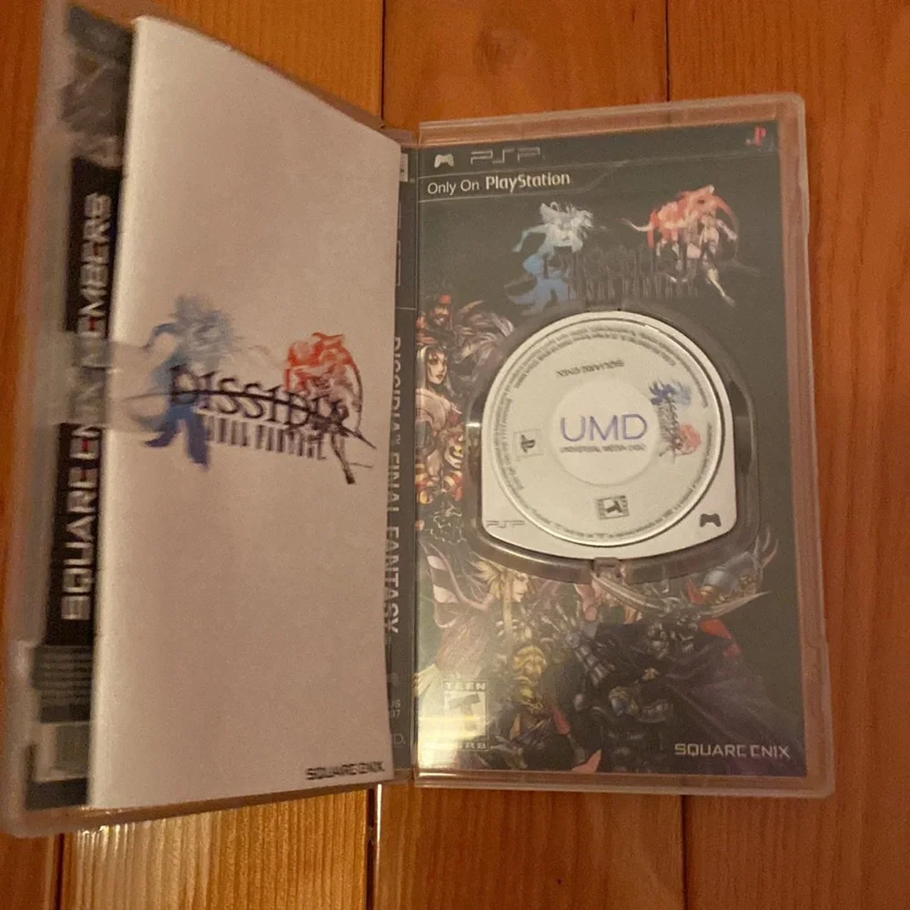 PSP Dissidia Final Fantasy game - Picture 3 of 3